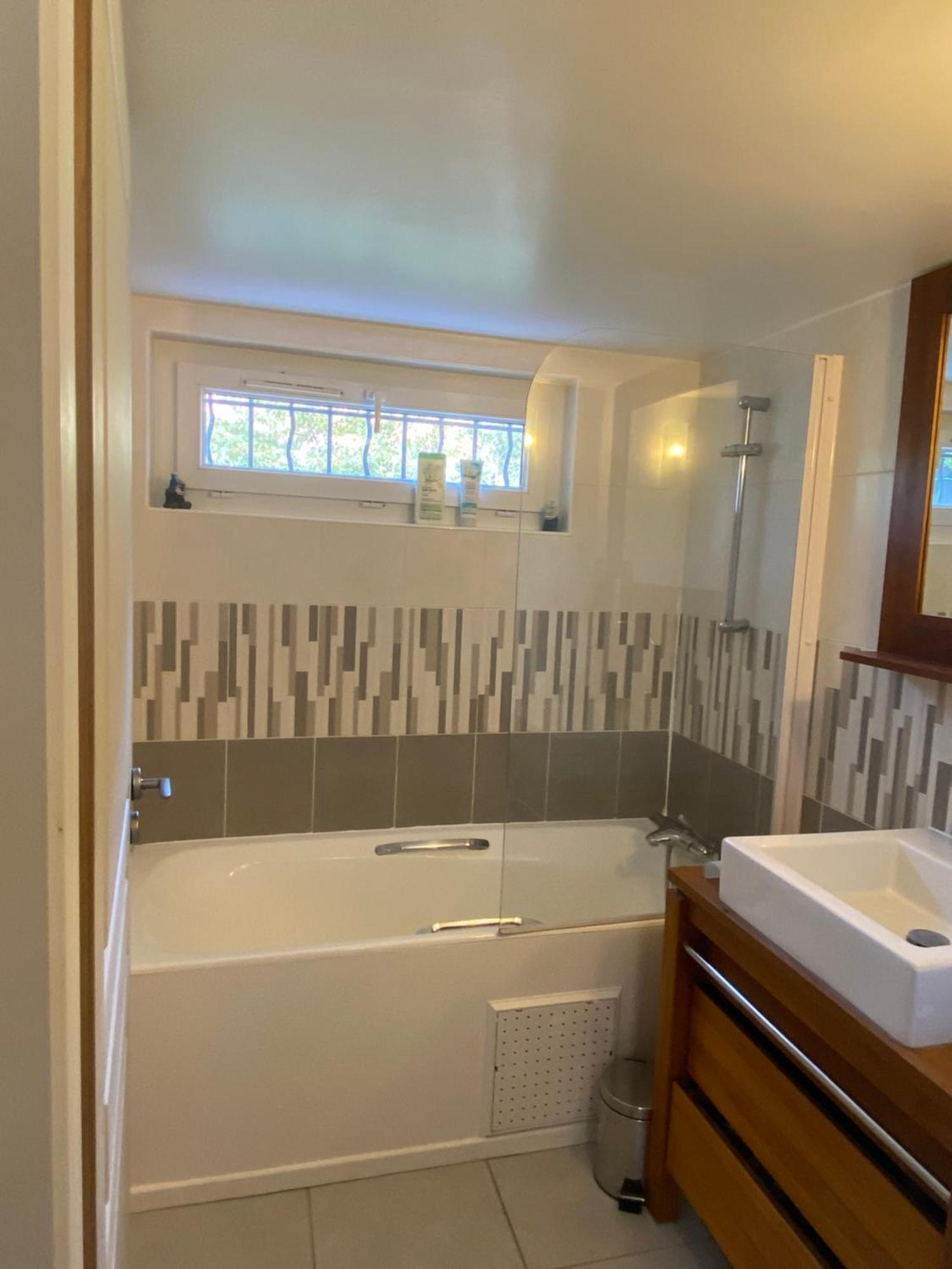 Chambre En Duplex, Entree Autonome, Sdb Privative Taverny Buitenkant foto