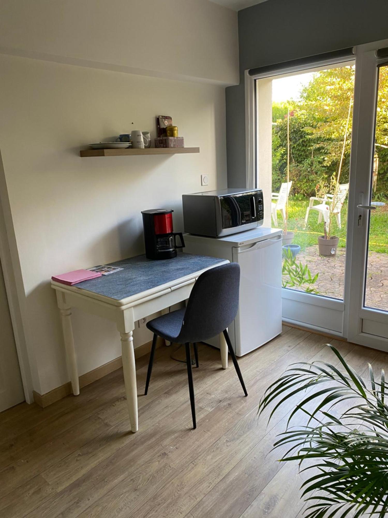 Chambre En Duplex, Entree Autonome, Sdb Privative Taverny Buitenkant foto